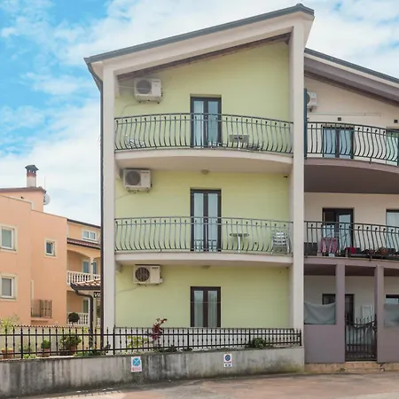 Pavic Apartment *
